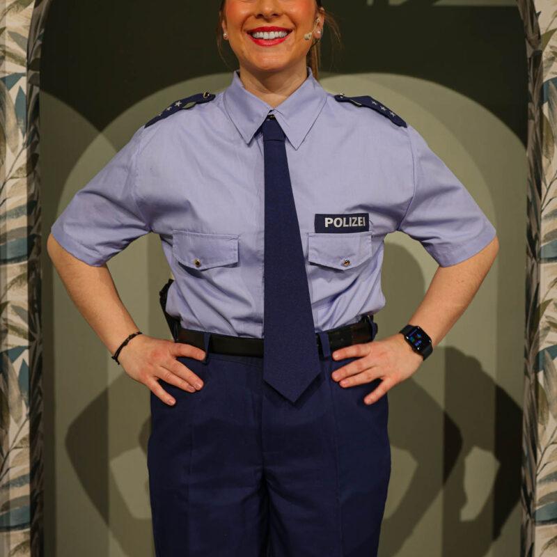 Angie Sacher - Anna-Tea Spahn